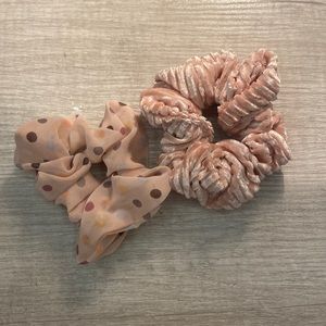 2 pink hair tie pair